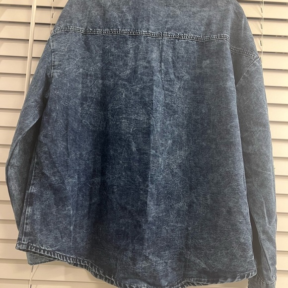 NWOT-Oversized Jean Shirt - Picture 3 of 6